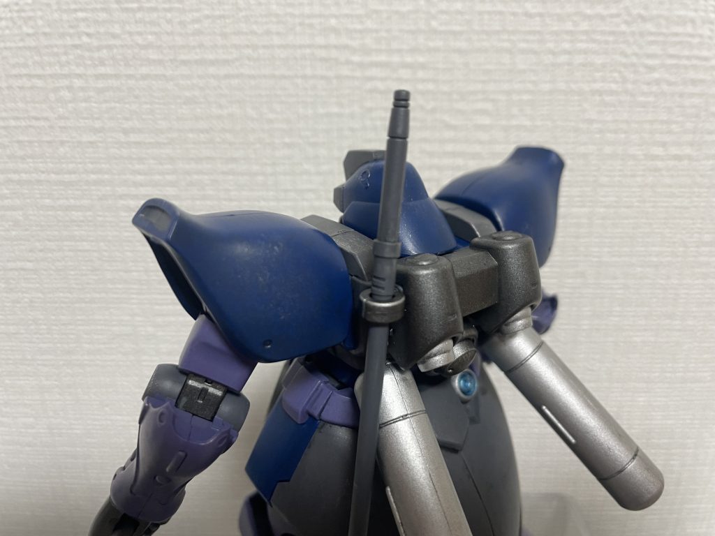 ウェザリングカラーのマルチブラックを宇宙汚れ?を想像しながら、塗装。その後、シルバーでドライブラシ。