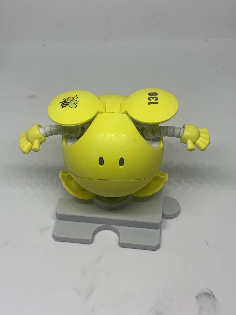 ゆずハロゆずハロの黄色部分はミスターカラーGXのキアライエローでエアブラシ塗装、白部分はMr.ベースホワイトをスプレー塗装、目や中のメカニック部分はガンダムマーカーのガンダムグレーでガンダムマーカーエアブラシ塗装になります。