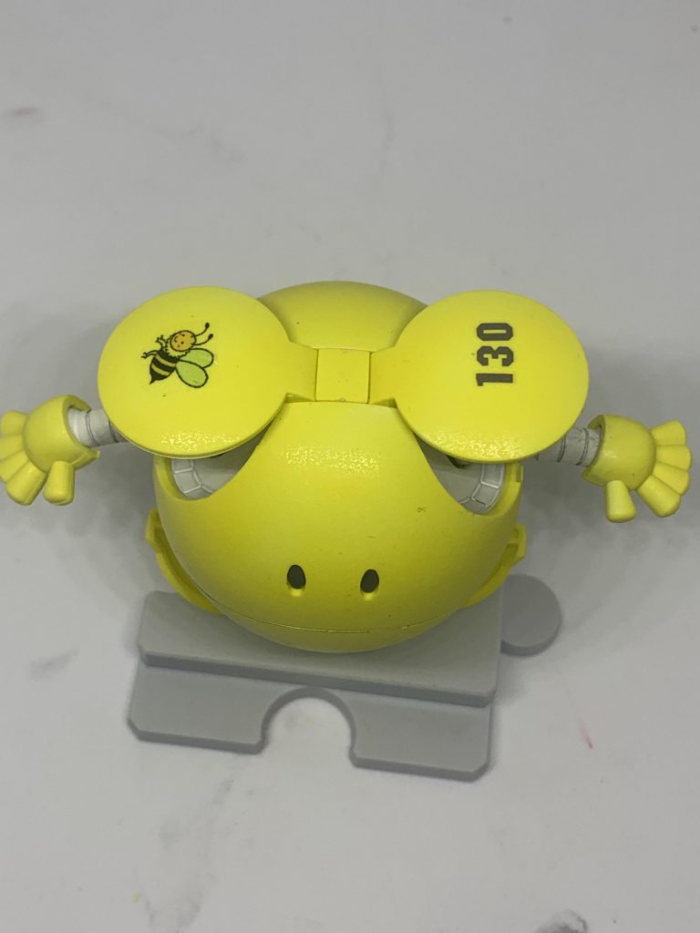 ゆずハロの蜂のデカールはフリー素材から作成したもの、番号はガンダムデカールからになります。130は蜂須賀ゆずさんの誕生日から。