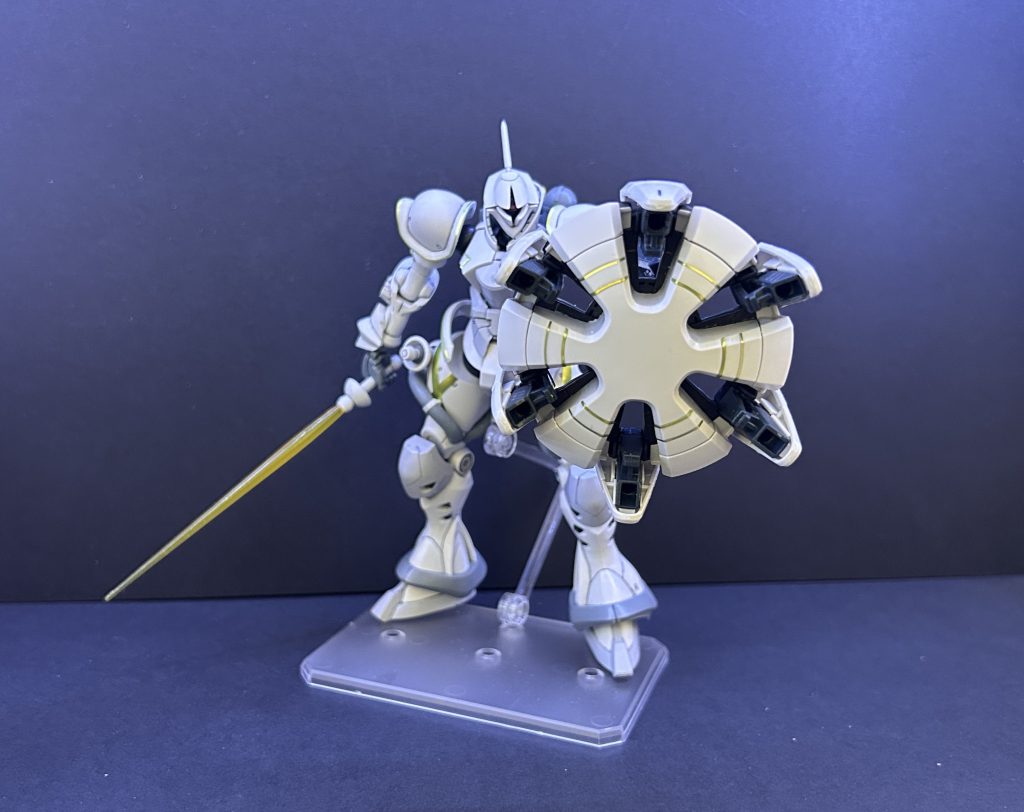 思いの外シールドは密度があるので重たかったです😰