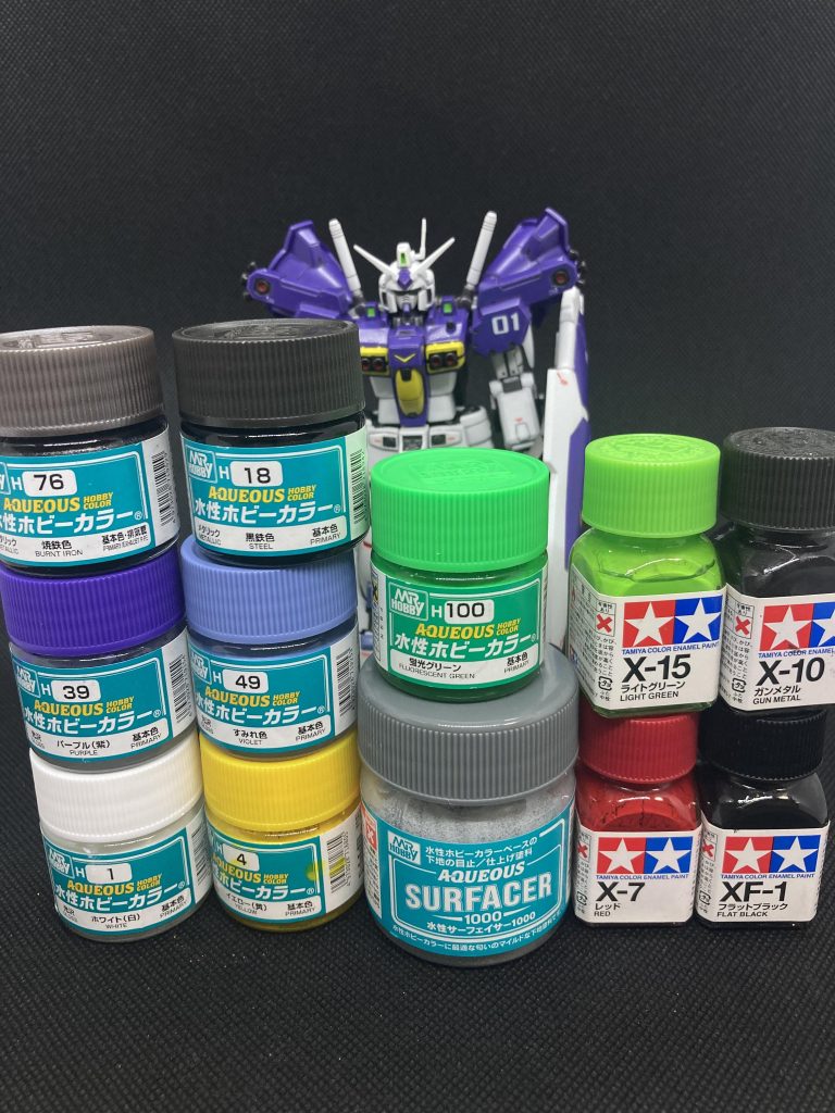 使用塗料感想合わせ目消しは失敗多く、挟み込み忘れだったり、スカスカになったりと、反省点多い上の画像は違うが、艶消しホワイトを使用してしまいエナメル落としが大変だった実は、エアブラシ（充電式）が初期不良で最初の方はエア圧が弱く、吹付量が少なく色が中々乗らなかった。（その後、新品交換）