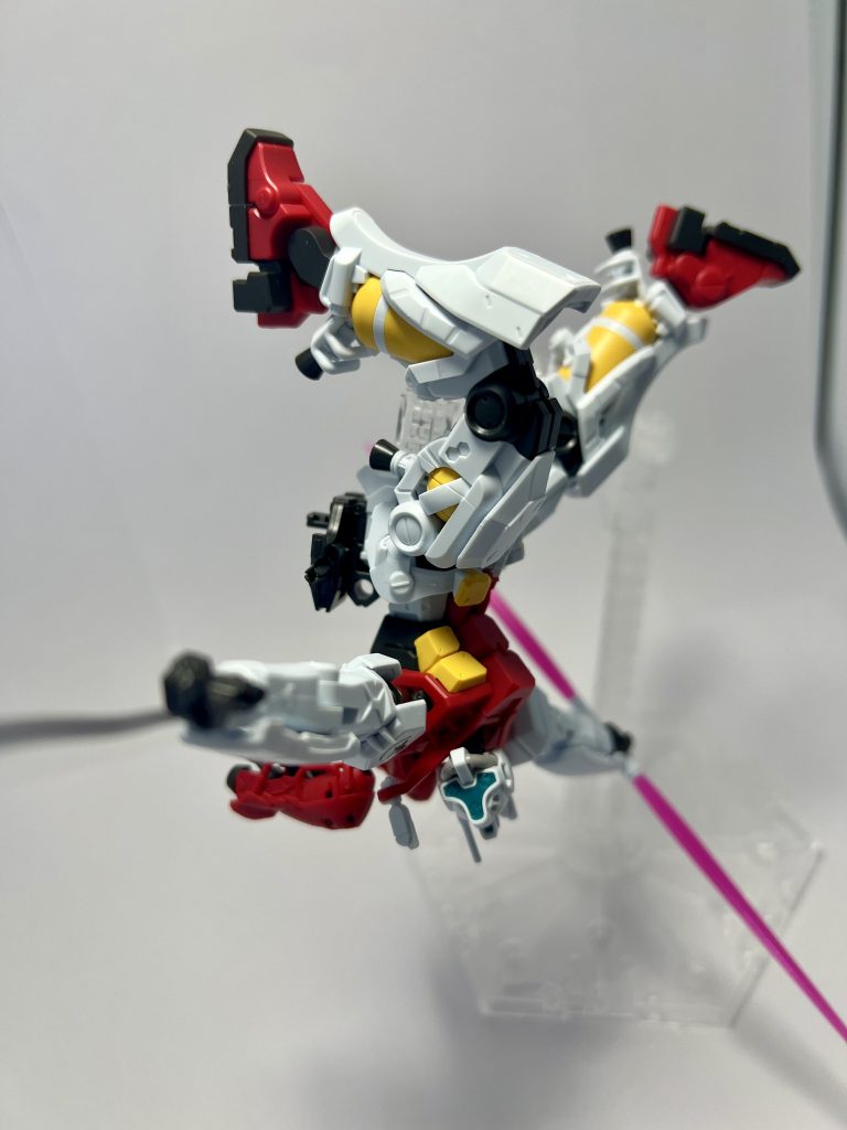 墨入れしようか迷ったんですがとりあえず素組みで完成としました。あとビームナギナタ再現できていいですね