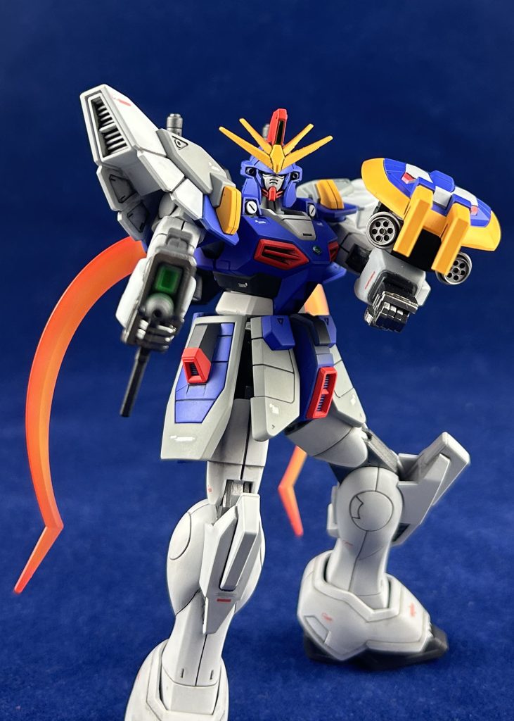 シールドの下にKotobukiya モデリングサポートグッズ P-35R ガトリング です。