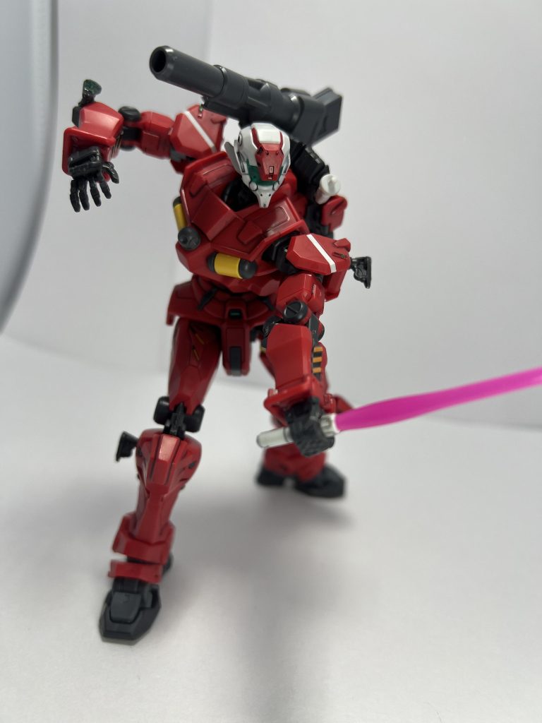 武装もシンプルでデザインもよし。可動もなかなか。まだ入手しにくい以外とても良いキットだと思います。