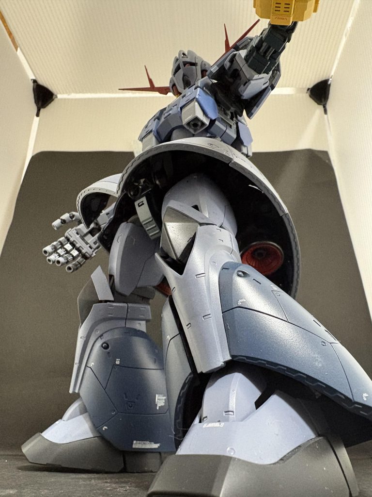 煽りとても1/144とは思えない....