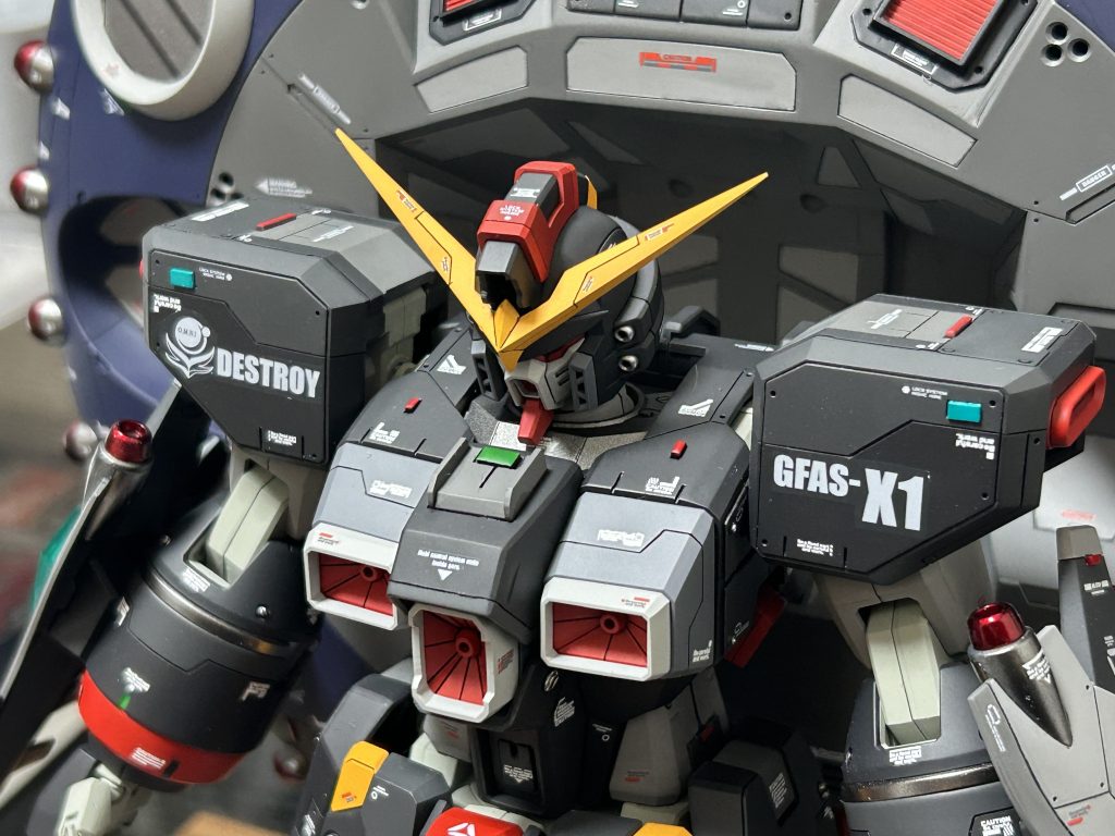 スジボリやらプラバンやら色々と手を加えましたー