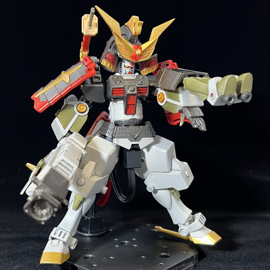 フルアーマーガンダム陸戦タイプもモチーフにしています。楚驚の前脚は2連装の火器として処理をしました。