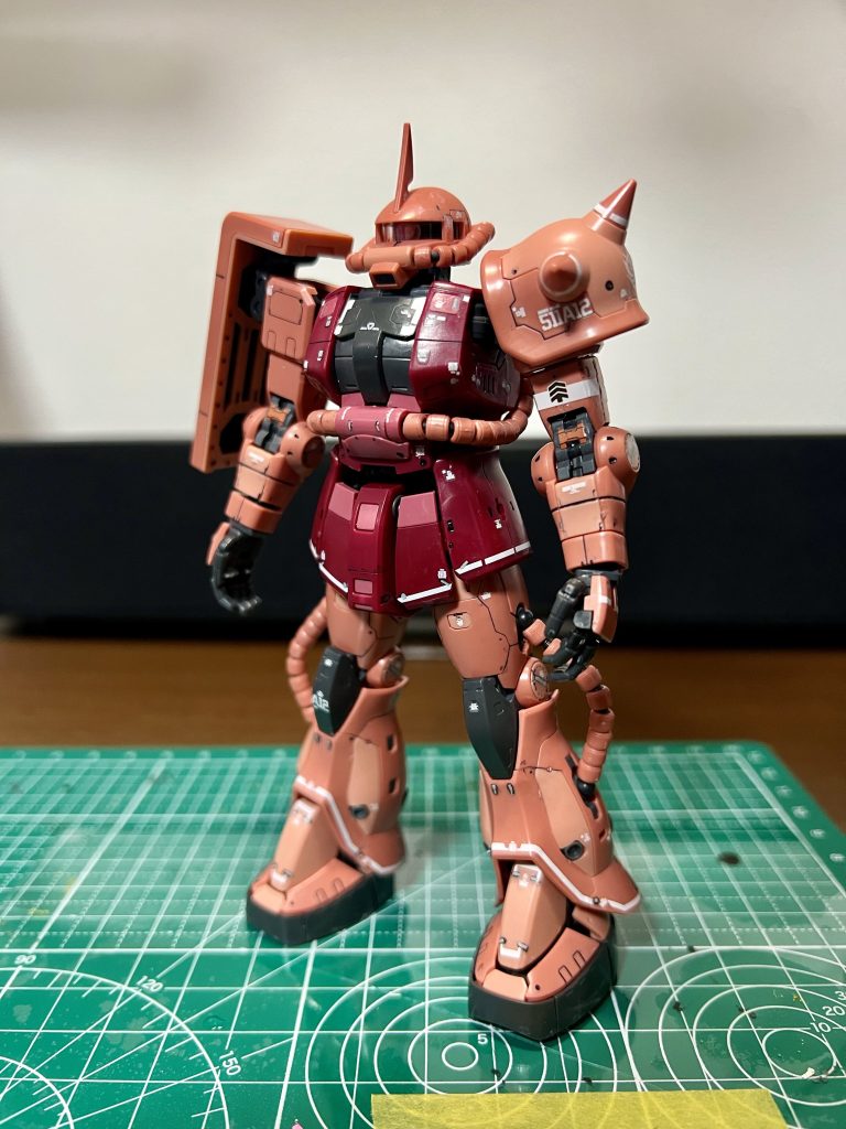 ザクかっこいいですよね〜RG化によって情報量が増えてさらに兵器感が増しましたね