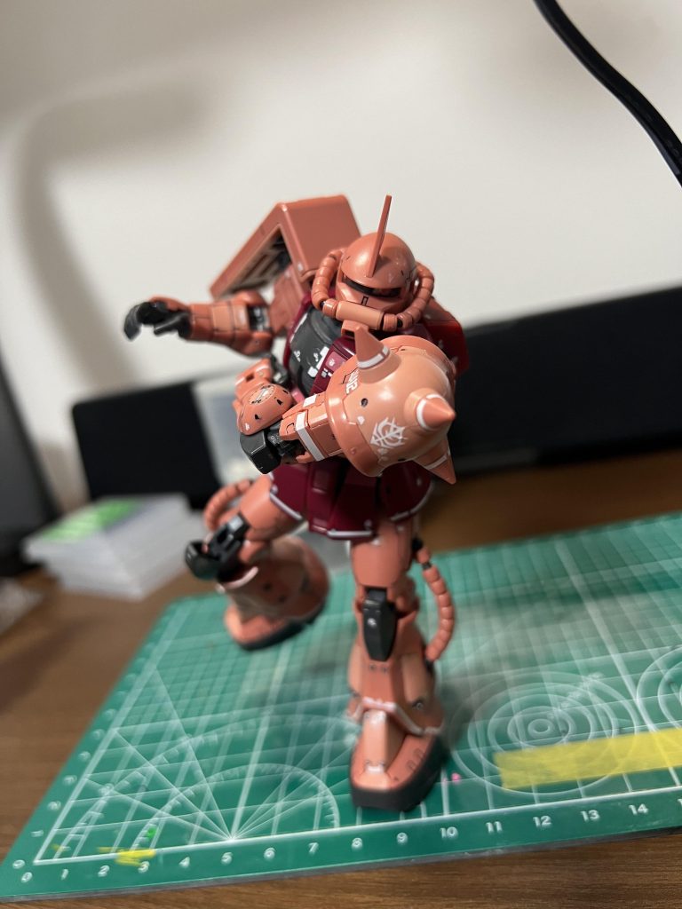 久々にデカール貼りましたが矢張り苦手ですね。難しい。