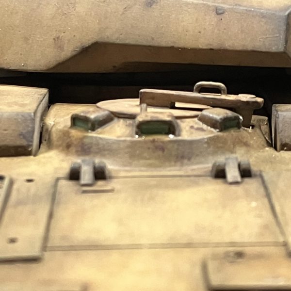 ジオラマと併用で進めてた61式戦車が両方とも完成しましたウェザリングをしてから、レンズと防塵カバーをしましたあとは写真を撮るだけになりました(//∇//)（2枚目）