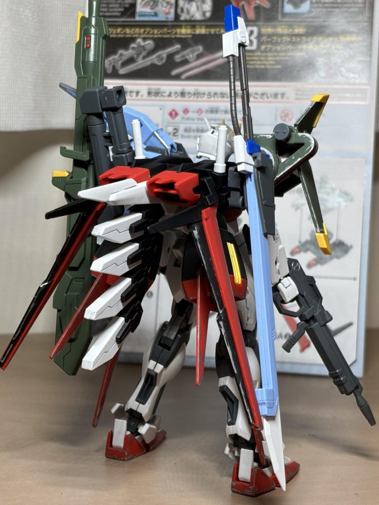 バックショット。「ストライカーを増やしたならバッテリーを増やして対応すればいい」とかいう設計、よくよく考えると脳筋すぎますよね。そこが大好きなんですけど。てかコイツを運用できるムゥさん、あんたやっぱすげぇよ