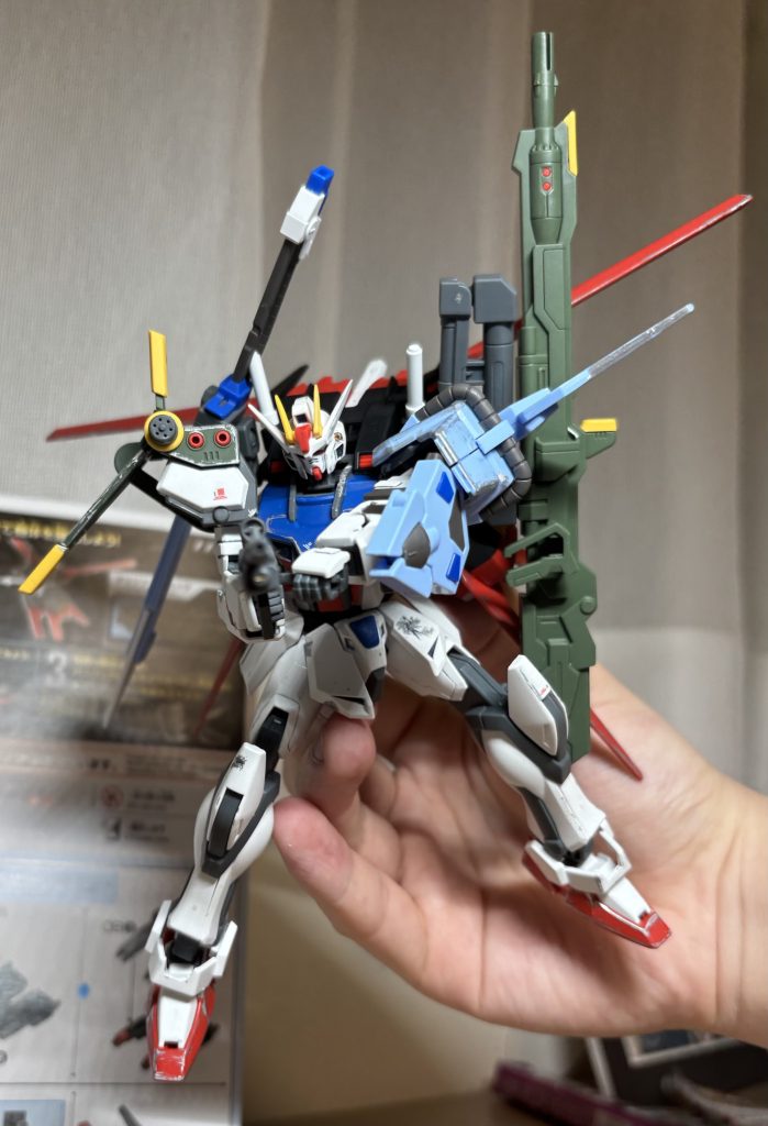 ビームライフルを撃つPスト。やっぱり、ストライクにはビームライフルが似合いますね。一番安定してるかも。パーフェクトストライクはビームライフル使ってなかっただろって？別にカッコ良けりゃ良いんだよ