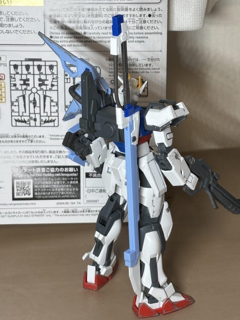 バックショット。個人的に結構好きなのが、このバックパックに付いたバッテリー。これがある事で背中側から見た時にもの寂しくならなくなってると思ってます。やっぱいいデザインですね。