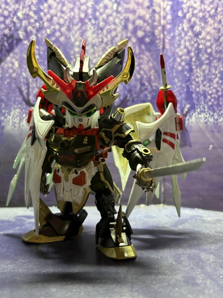 鎧を装着マントはSDEXデスサイズヘルやロビンフッドのパーツを使ってサイズアップさらには背中への接続方式を変更しています