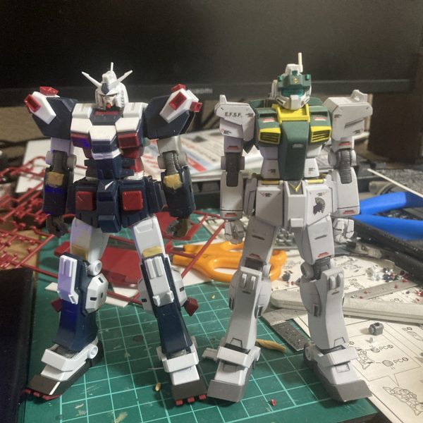 とりあえず腹部で2ミリ延長と、マスクの変更と、ヘルメットの削り込み、ふくらはぎ内側のスラスターの削除&穴埋め、各部切り欠きの穴埋め、ハンドパーツの交換です！（3枚目）