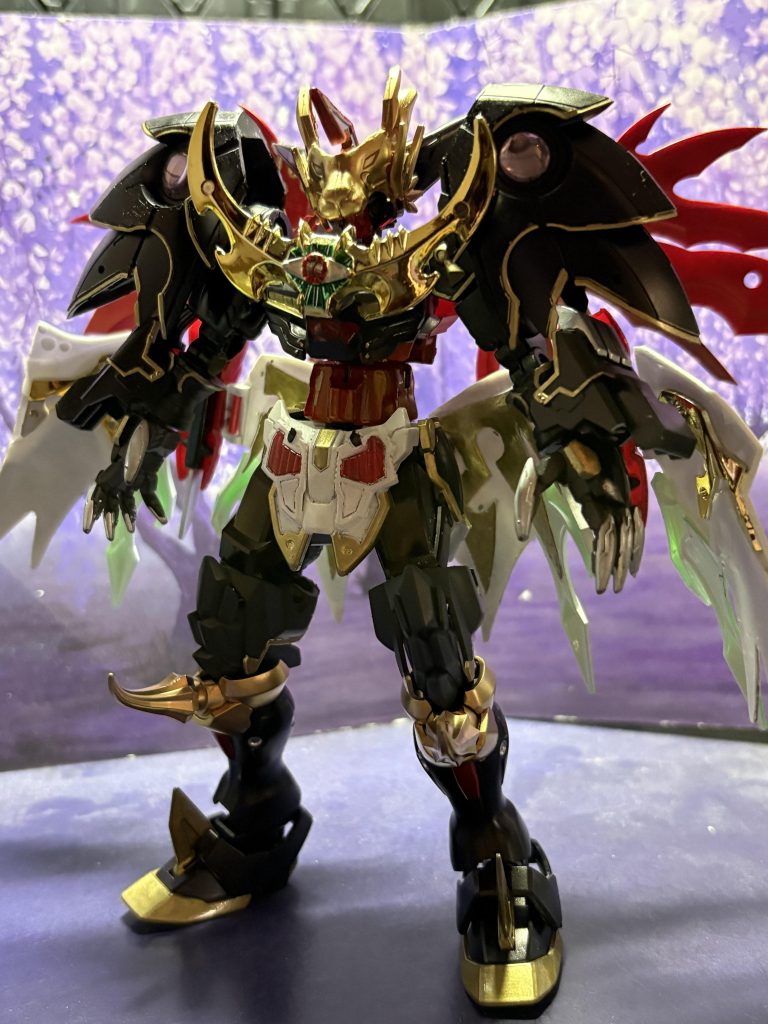当初はデスティニーの翼を使用しようかと思いましたが、今一つピンと来なかったので30MFのドラゴニックロードの翼にしました禍々しい雰囲気が出たので満足