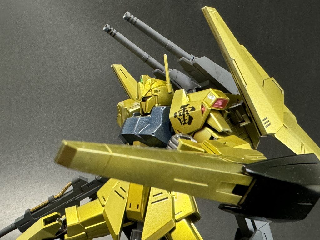 百式は何やかんやで派生機もけっこうあるので優秀な機体なんでしょうね。クワトロが乗ってたおかげかもしれませんが…