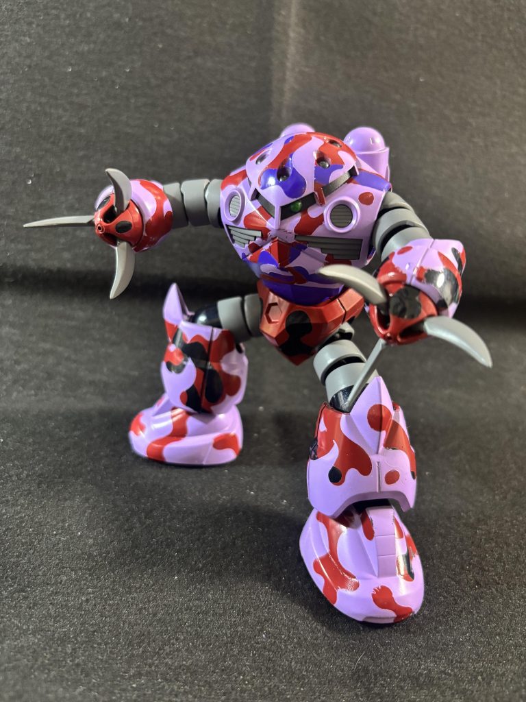 塗装直後は派手すぎたかと少し後悔してましたが組んでみると割としっくりくる