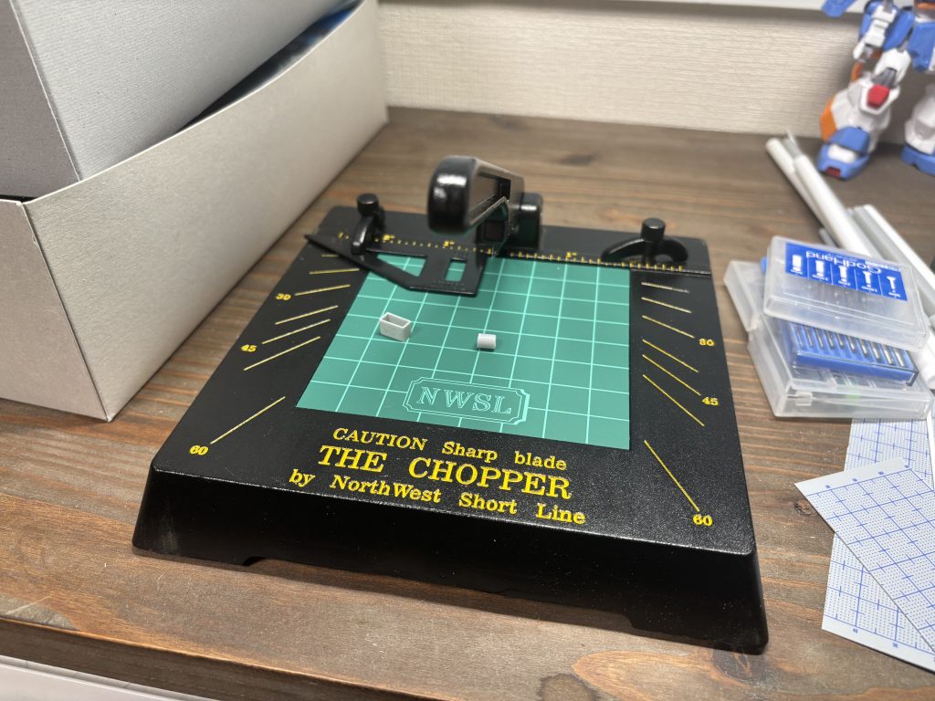 作品名：新兵器導入<p>前々から欲しかった…でもお高いんでしょうチョッパーさん購入。 マテリアルが豆腐のように切れる…これプラパイプとかパイプカッターでちまちま切らなくても同サイズ量産できるとか無茶苦茶助かる。うおーこれはほんと助かる！</p>
