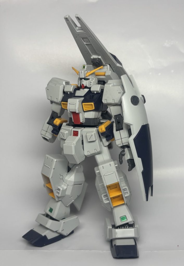 作品名：中古屋でGET！<p>某中古屋で、組立済みのHGUCヘイズル改が売ってた！ 一部の部品が欠損してるけど、安かったしシールドブースターの欲しさの為に即購入！以前作った付録ヘイズル改にシールドブースターを取り付けられるように改造しよっと！</p>
