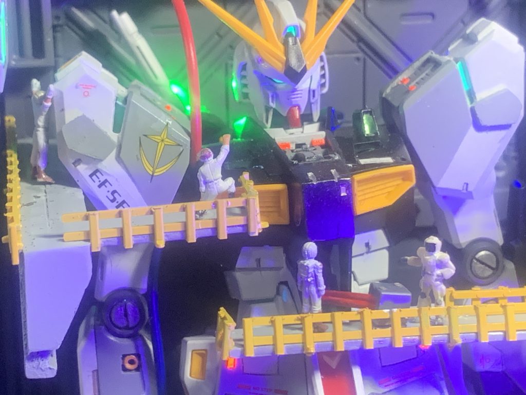 νガンダム　格納庫（ジオラマ）