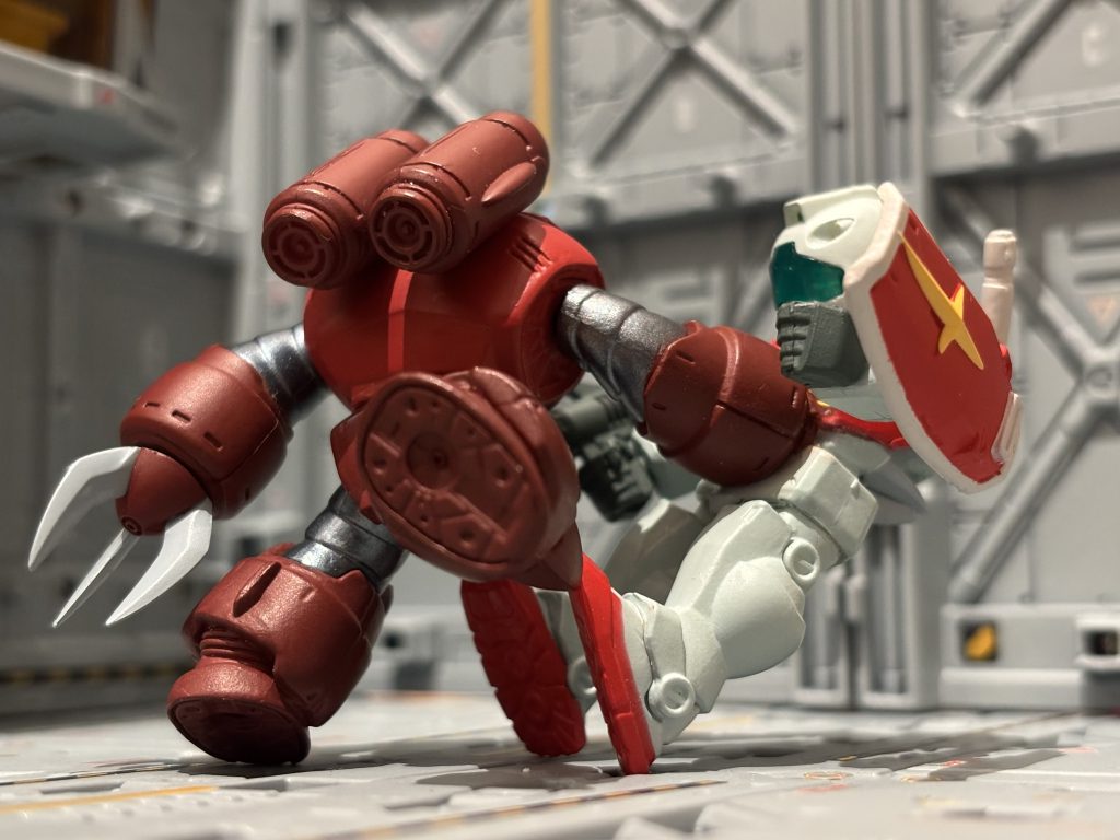 後ろからはこんな感じ。因みに、作ってみてびっくりしたのですが…これ、３点で自立します。なんでか知らんけど、微妙なバランスで自立してます。