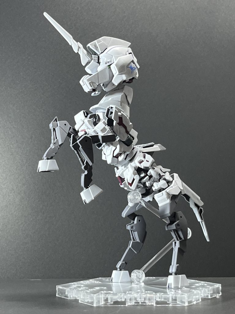 キットは、SDユニコーン、SDEXバンシィ（ジャンク）、30MMの馬のやつを使いました。