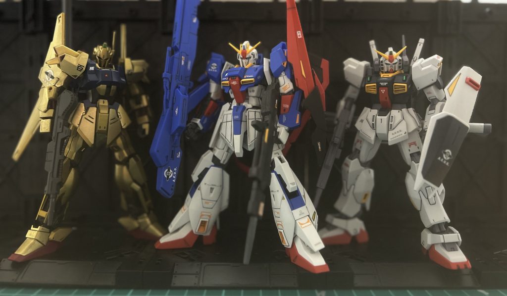 ラストは3機揃えて!今、ガンダム作品を続々と履修中なんですがやっぱりZガンダムの作画・ストーリー・台詞などは自分の中で1番くるものがありました....やっぱりめちゃくちゃカッコイイです!Zガンダムに登場するこの3機を自分の手で作り上げられたのは本当に嬉しかったです。デカールを貼りまくったり、スプレーや筆塗りで塗装したりと自分の表現の幅が増えるいい機会でした。Mk-IIも見ている時はそこまででしたが今回の製作を経てすごく好きになりましたね〜そろそろ僕自身ガンプラを作り始めて1年くらいなんですが、これからもじっくり楽しみたいと思っています。皆様遅ればせながらではありますが今年もよろしくお願いします^^今回も最後までご覧頂きありがとうございました。見て頂いた方・気に入って頂いた方、次回作品もよろしくお願いします!