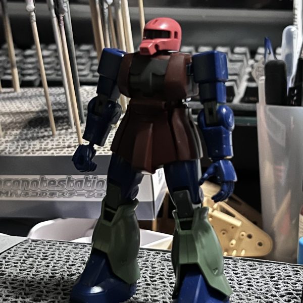 余剰パーツから生まれたザク