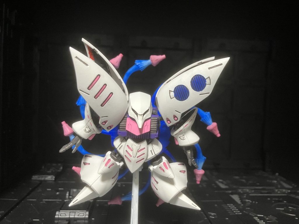 「このキュベレイ……見くびっては困る!」ファンネル射出。ビットではないらしいです。