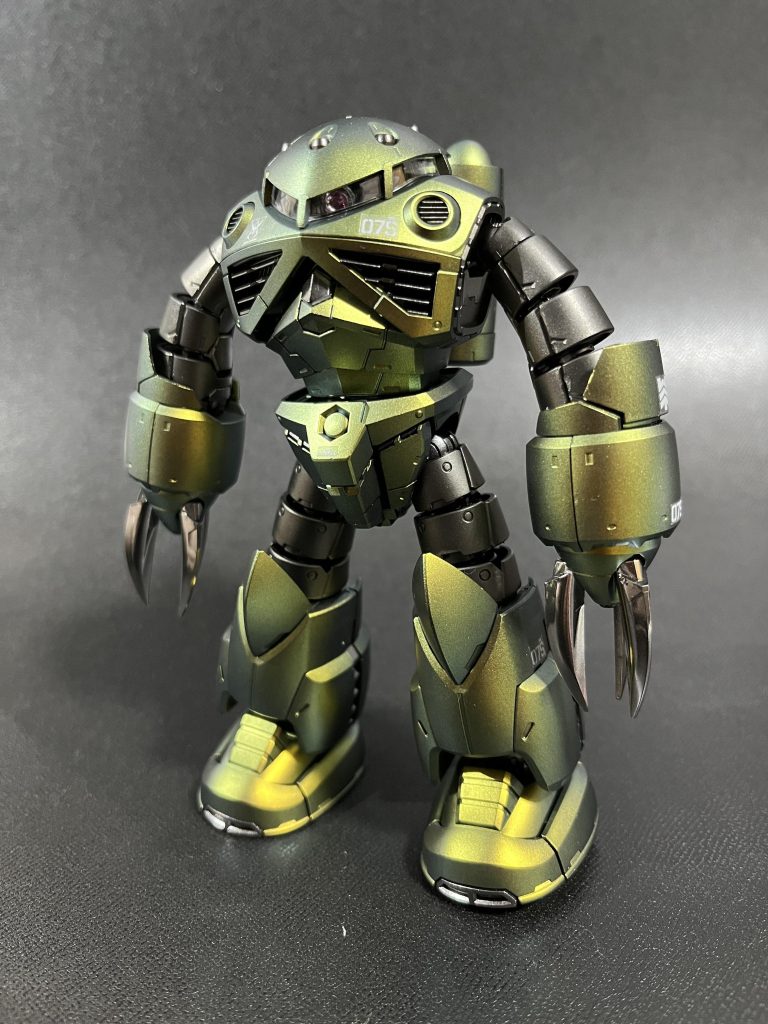 ムーンゴールドシルバーはあと半分くらい余ってます綺麗な色で好きだけどなんか良い使い道ないかな