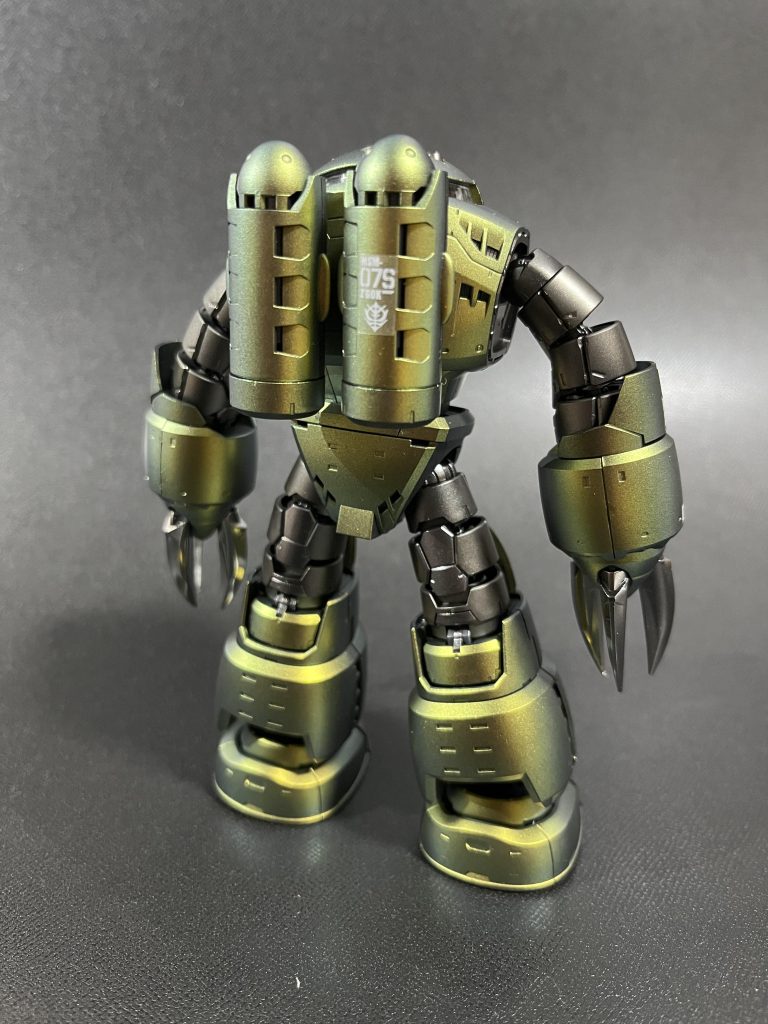 後ろ丸みのある機体は偏光塗料が映えますね