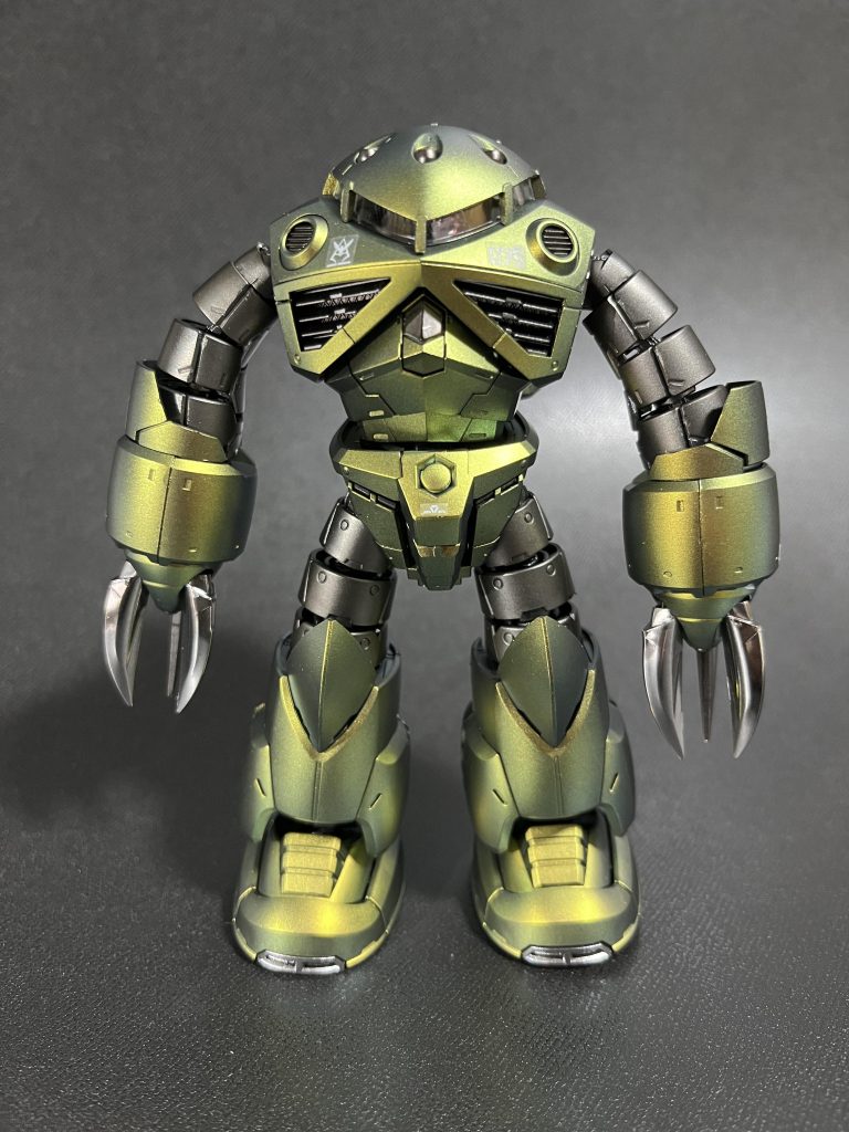 つや消しを軽く吹きましたが光沢ありの方が映えますね