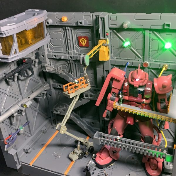 シャア専用ザクⅡ  格納庫（ジオラマ）