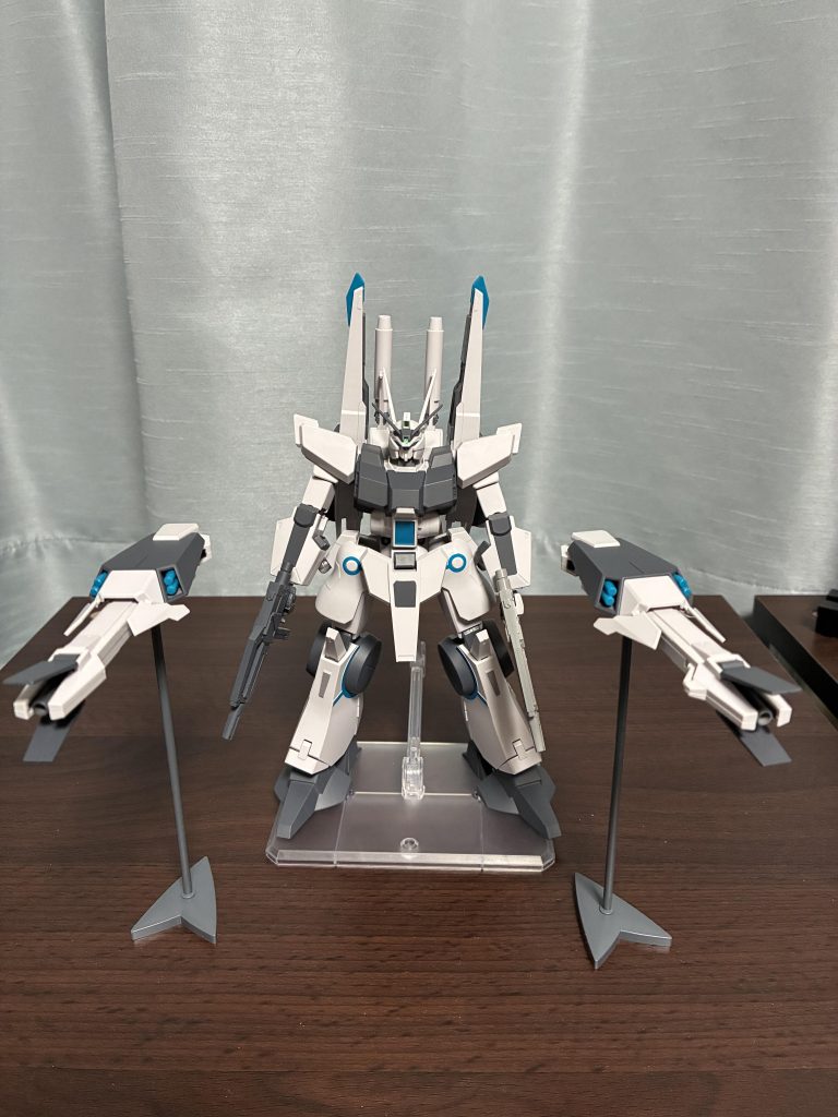 武器パーツをバラで調達してシールドファンネルのように浮遊させました。