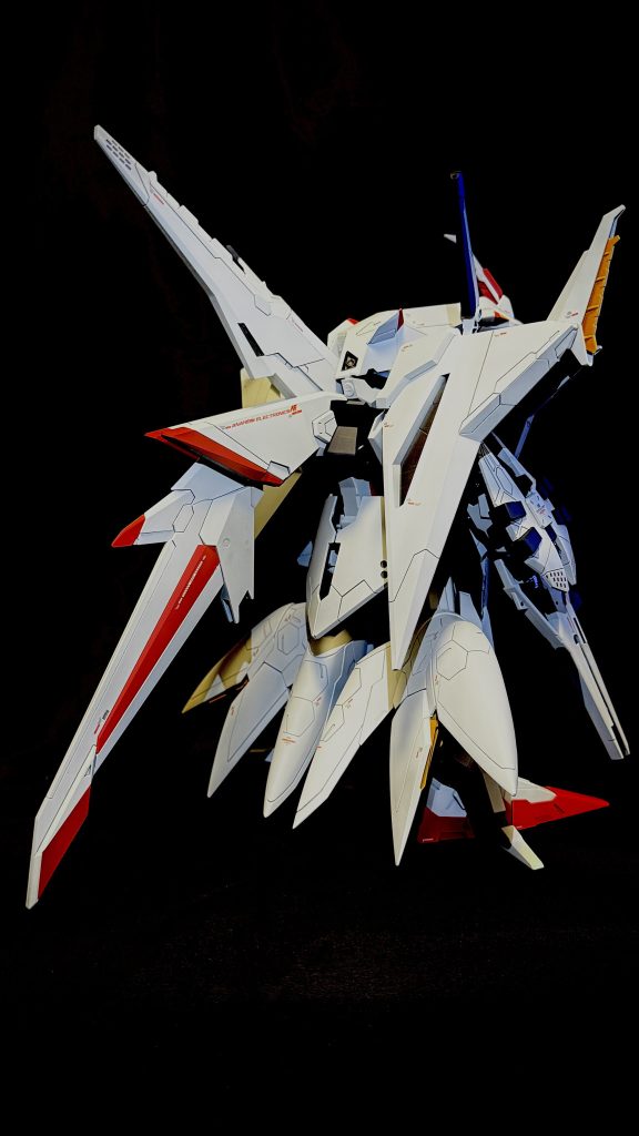 黄ばんで見えるのは照明のせいです