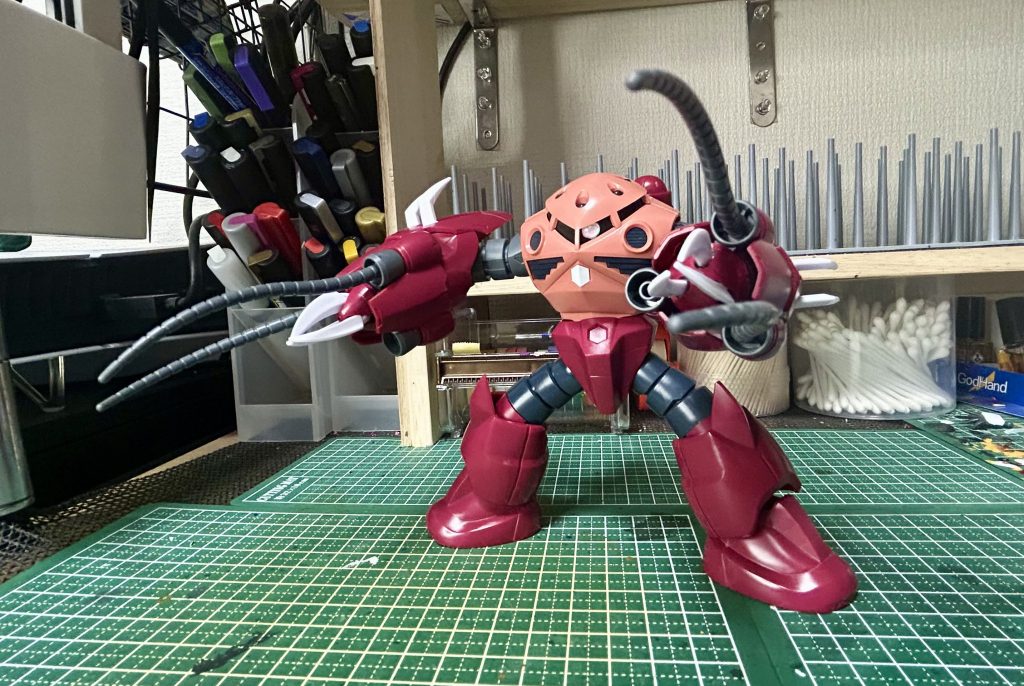 写真じゃ分かりにくいですがモノアイを今回はラピーテープとレジンで立体化にしてみました！ちょっと不格好なのは許してちょ(◍´꒳`)w‪𐤔って事で次回はSDWHか、三国のキットの全塗装機体となるので是非お楽しみに！！それでは皆様のよきガンプラ、しゃちくLifeを！( ´Д｀)ﾉ~ﾊﾞｲﾊﾞｲ