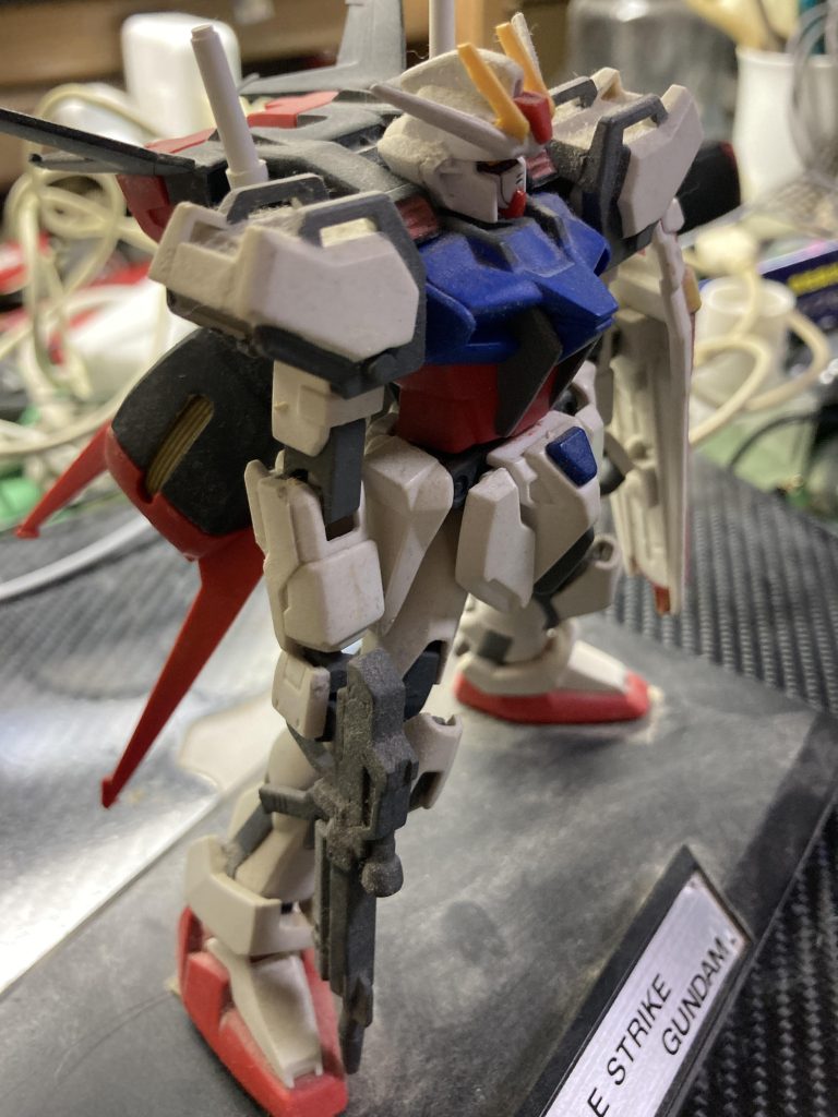 約20年の蓄積…。可哀想なことに埃をかぶりまくってるので 三が日中に掃除したいと思います。