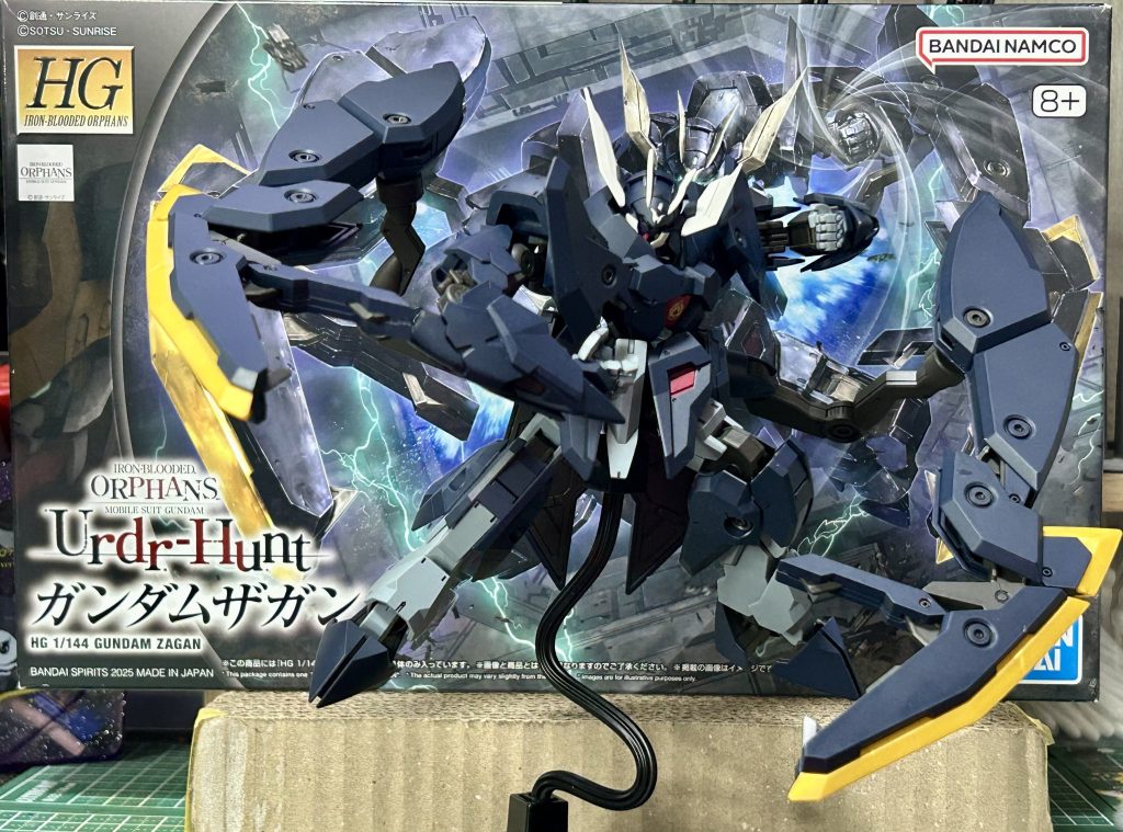 今回はちょっとのスミ入れとつや消しでフィニッシュに致しましたこの箱絵のポージングも迫力あって大好き…デカ装備は正義です！！！！！