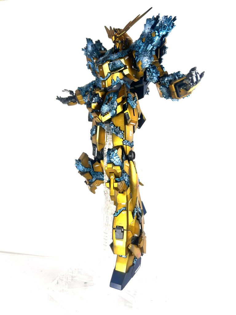 ハンドパーツは女性っぽい表情付けにこだわりました。ただ小指がポロポロとれて大変でした笑