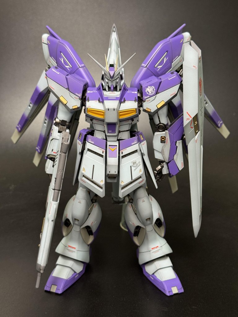 自分の中のハイニューのイメージが固まったのはスパロボα外伝や第二次αなのですが、ゲーム内ではけっこう青みがかった機体色だったのでそれをイメージして塗装しました。