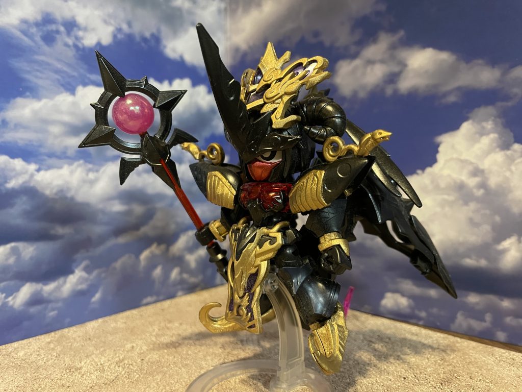 目元をオープンして！巻きツノのパーツはなんと100均！モデラーが開発上層部にいるとしか思えない^_^