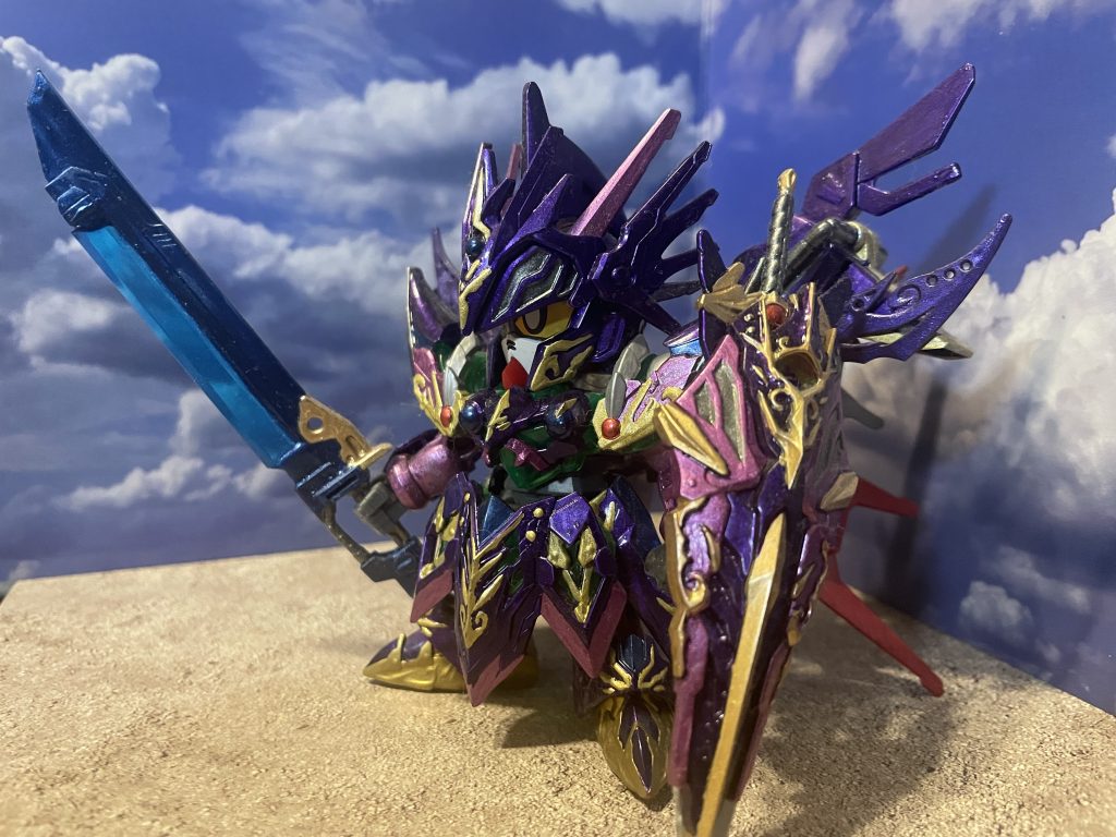 左手に元の剣と盾を装備するため右側に他武装を集中させてます