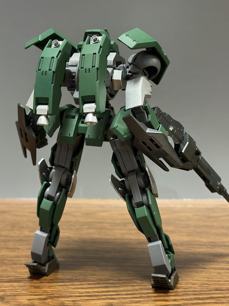 このレギンレイズを見るたびにあの日の1000人くらいの行列を思い出しそうw