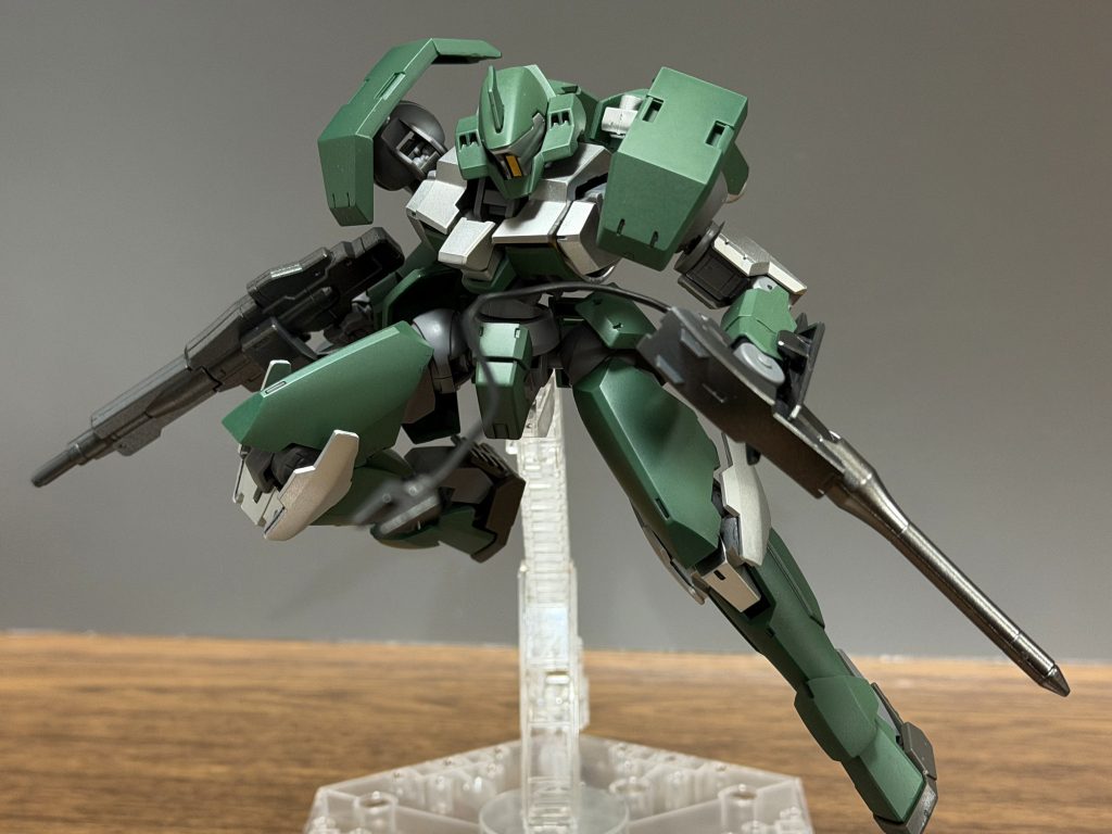 緑はガルスＪの時にも使ったガイアの濃緑色で塗装暗めのいい感じの緑になったけど写真だと明るいな