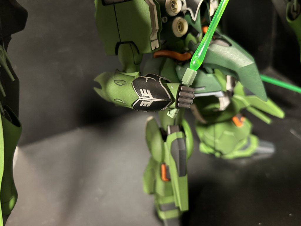 これ!これやりたかったんです。 ラッカー吹いてエナメルかアクリル吹いてマジックリンとかで消すやつ。 思ってたより上手くできて満足です。