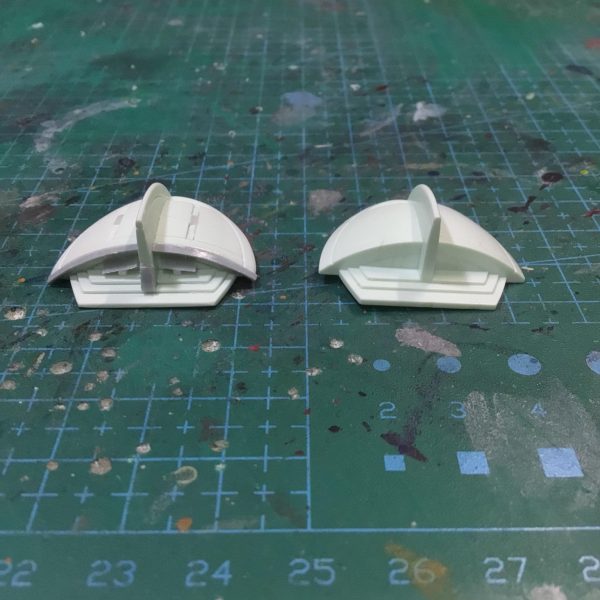 肩アーマーは旧キットならではののっぺりかつあっさりした作りだったのでディティールの追加と裏面の隙間を埋めて厚みをだしました。（4枚目）