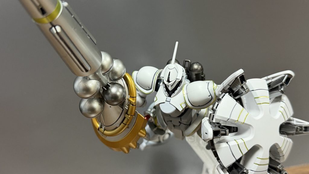 手首がかなり自由きくのはありがたいです最近のガンプラはいろいろ考えてくれてる