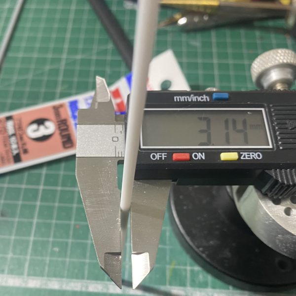 TAMIYA3mm丸棒とwave3mm丸棒