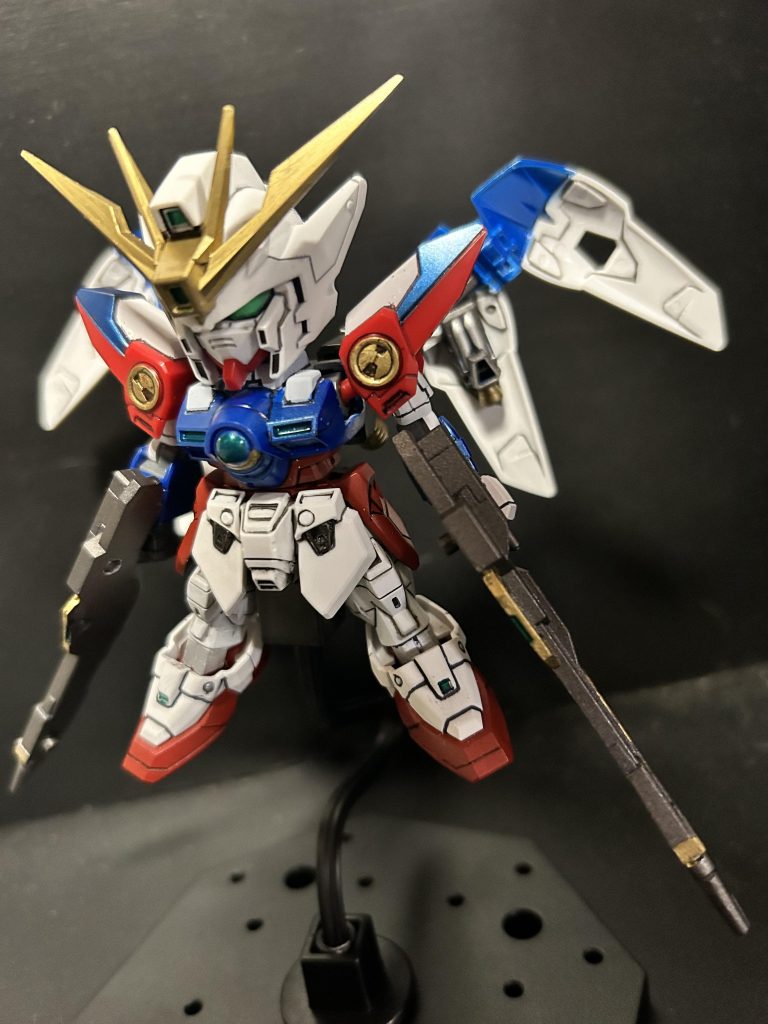 やっぱりツインバスターライフルはこれでしょう。　ノコで割ってパテで埋めて、持ち手を付けて、合体できるダボつけてってしました。